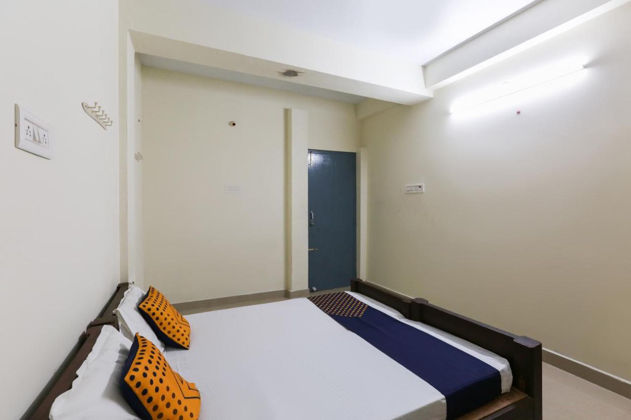 Spot On 63050 Kag Rooms Gūduvāncheri Kültér fotó
